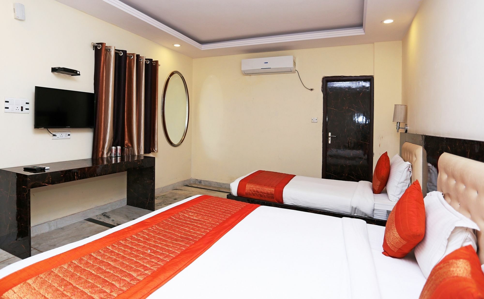 The Alpino Hotel 뉴델리 외부 사진